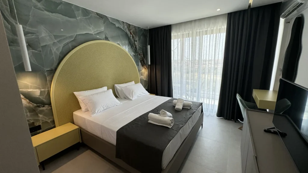 King Room with Balcony (19)