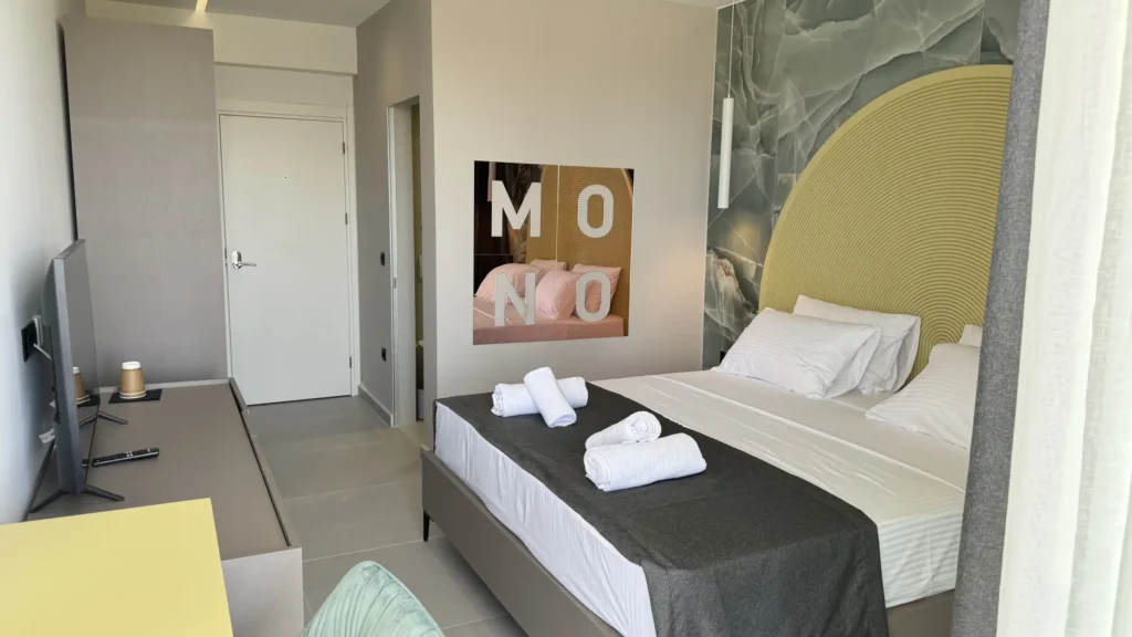 King Room with Balcony (24)